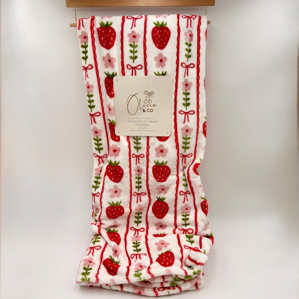 Olivia‎ & Co Strawberry Bow Velvet Plush Throw Blanket Oversized 60x70 Red Pink